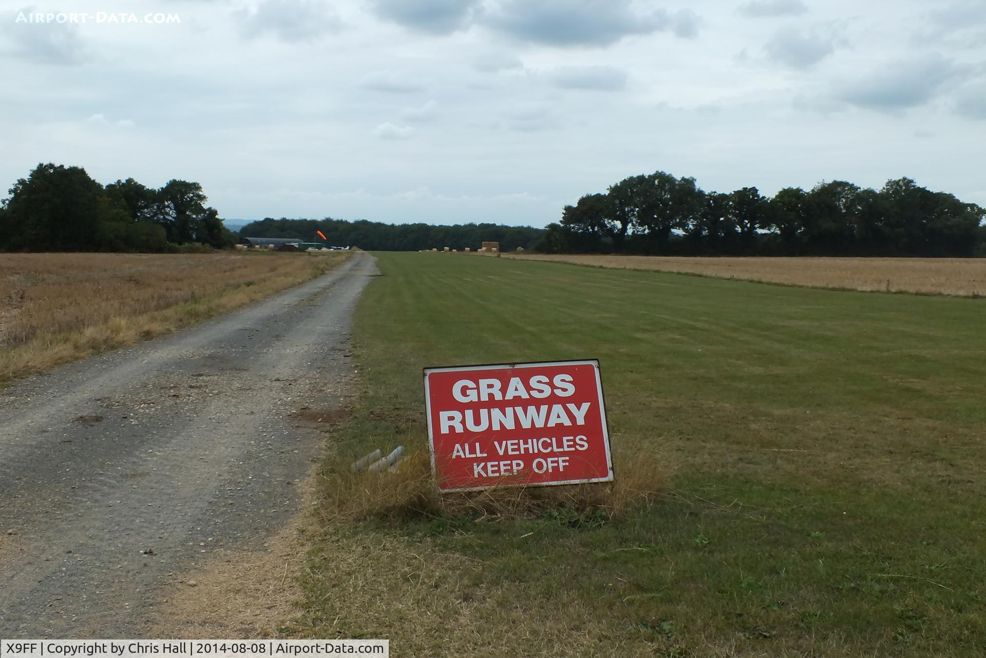 X9FF Airport - Farley Farm Strip