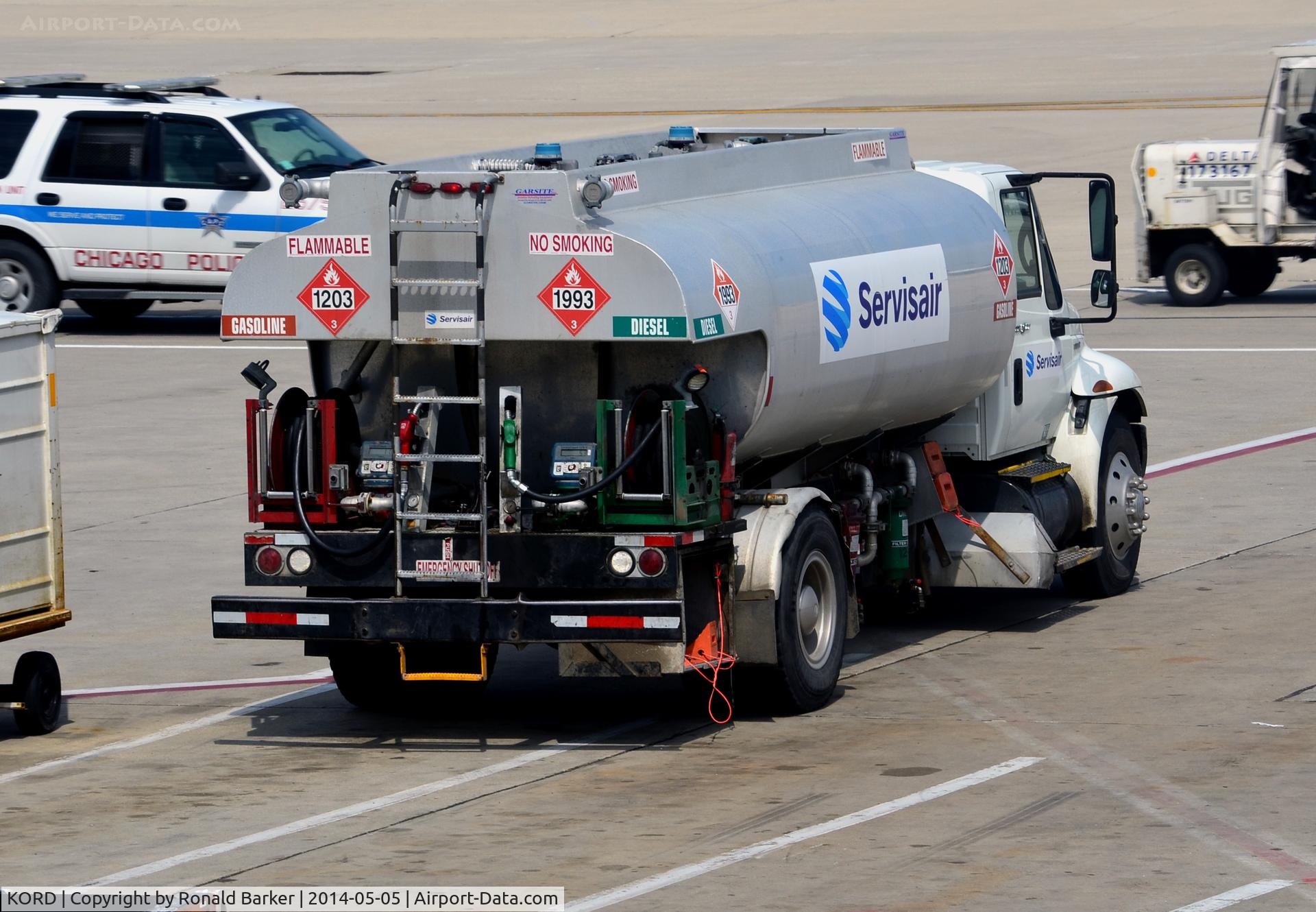 Chicago O'hare International Airport (ORD) - Fuel truck O'Hare