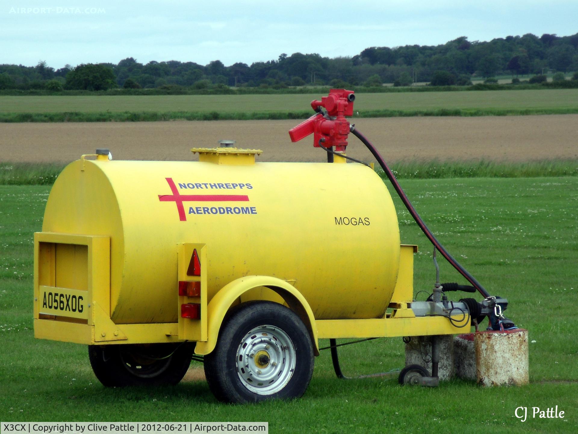 X3CX Airport - Fuel Bowser at X3CX Northrepps, Cromer.