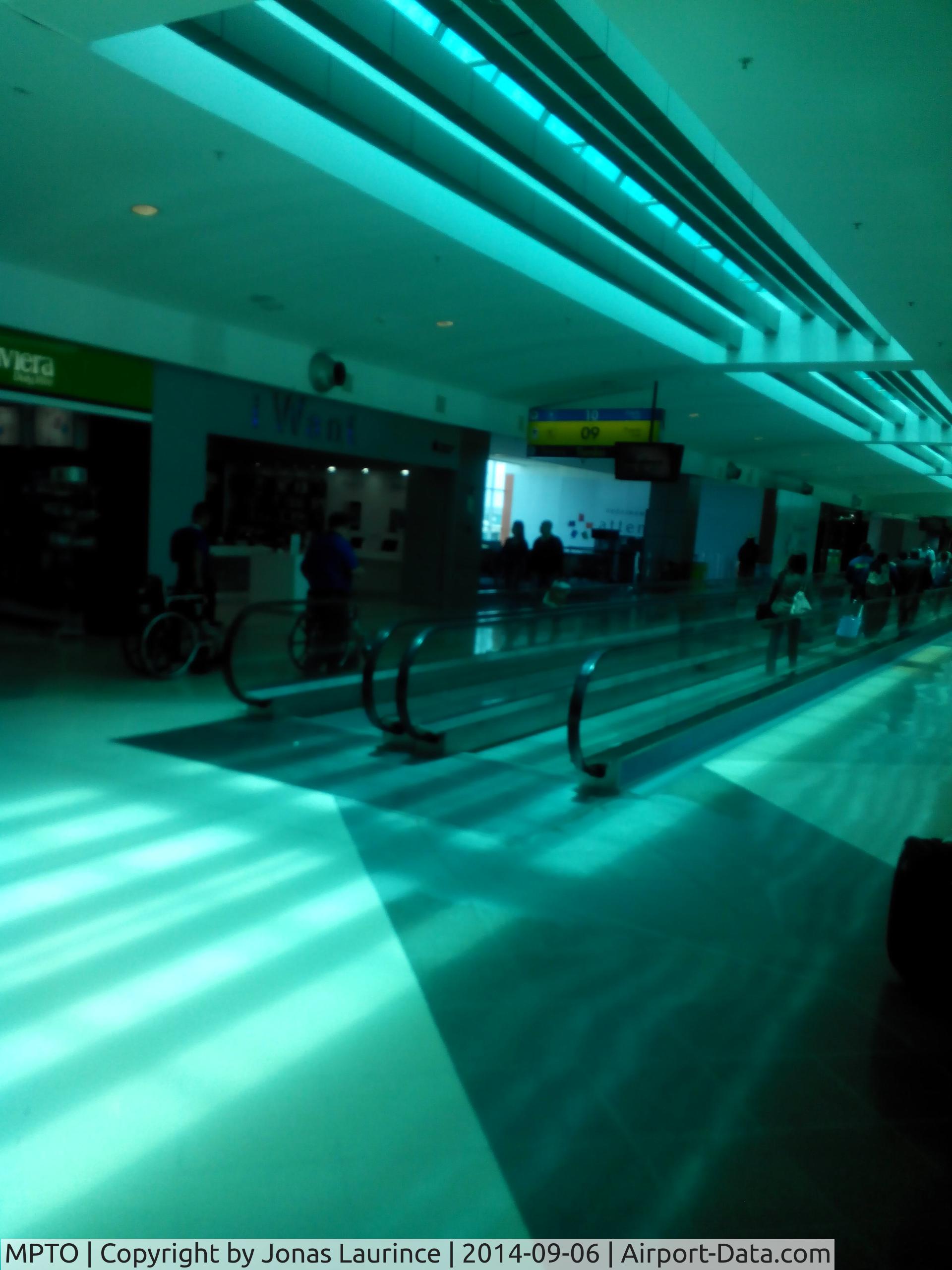 Tocumen International Airport, Panama City Panama (MPTO) - Inside 