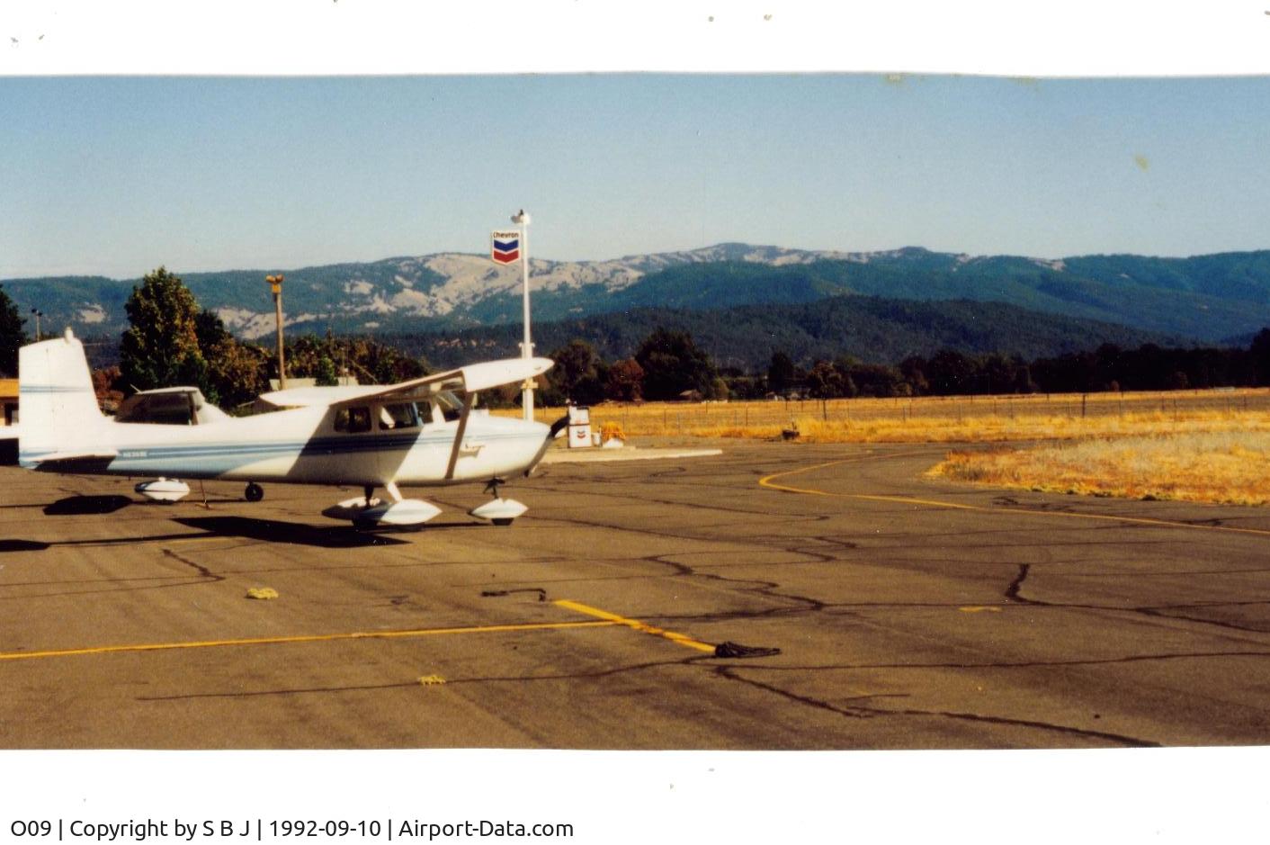 Round Valley Airport (O09) - Ramp view at Round Valley looking to the SE. Can walk to the small town, but it is a good walk.