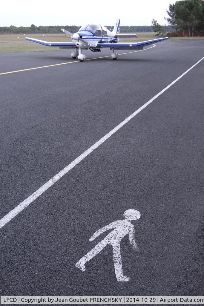 Andernos-les-Bains Airport, Andernos-les-Bains France (LFCD) - Aeroclub d'Andernos