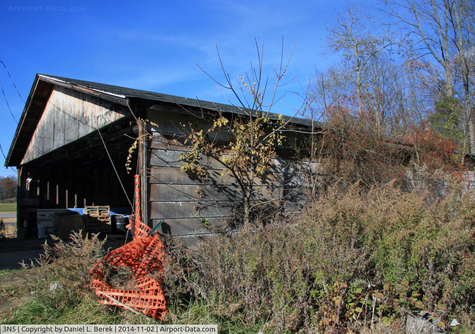 3N5 Airport - This old hangar is but a shell of its former self.  It still houses an ultralight, though.