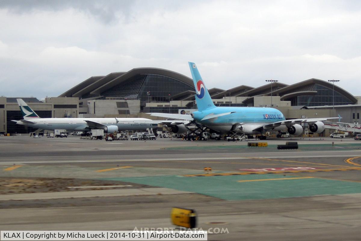 Los Angeles International Airport (LAX) - Sydney Opera House or the new TBIT at LAX?