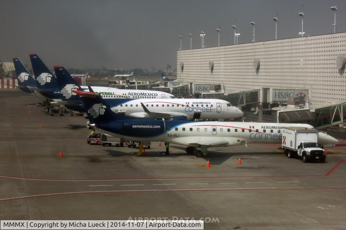 Lic. Benito Juárez International Airport, Mexico City, Distrito Federal Mexico (MMMX) - AeroMexico line-up at Terminal 2