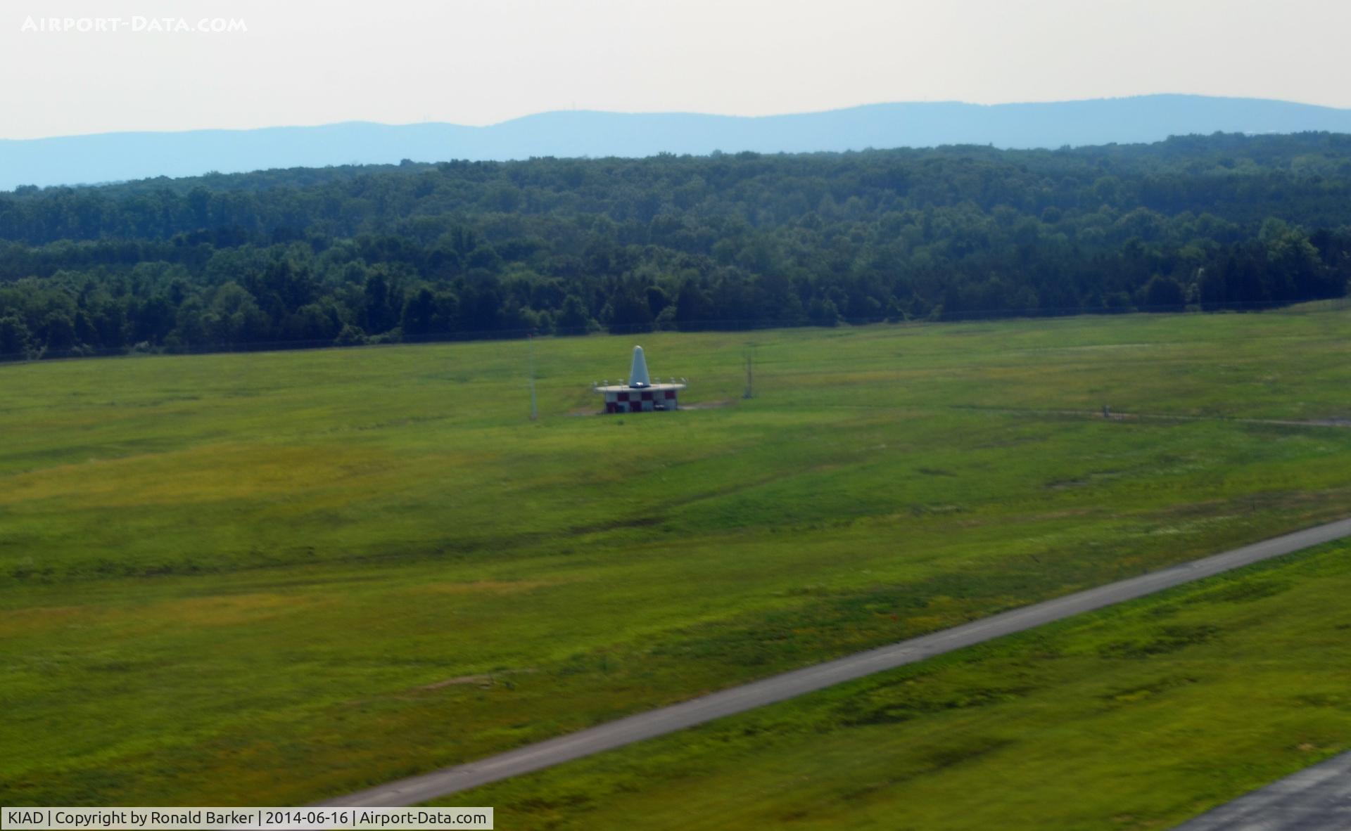 Washington Dulles International Airport (IAD) - VORTAC IAD