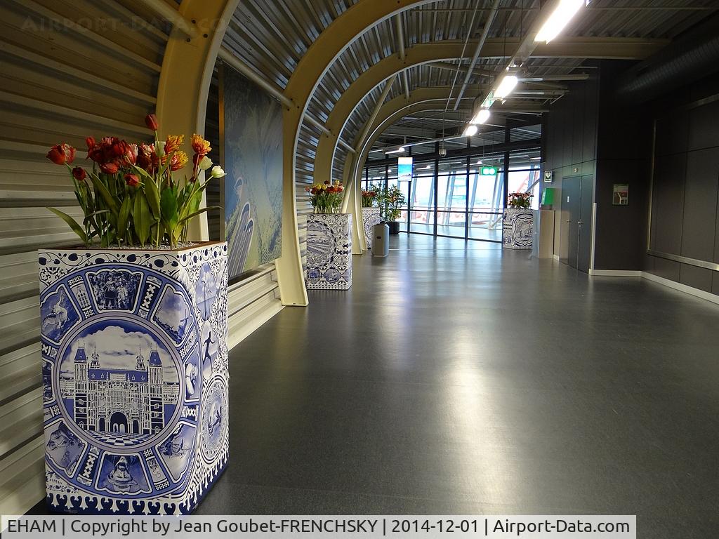 Amsterdam Schiphol Airport, Haarlemmermeer, near Amsterdam Netherlands (EHAM) - gate M