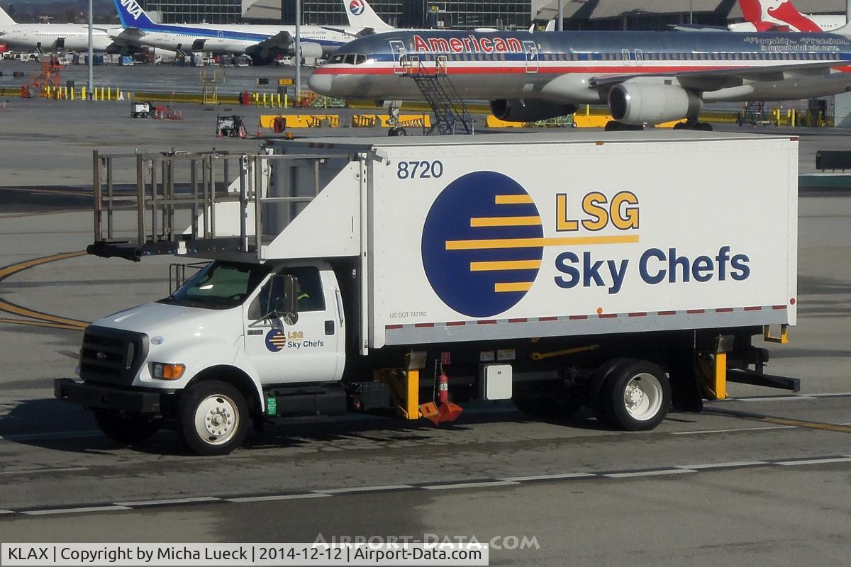 Los Angeles International Airport (LAX) - At LAX
