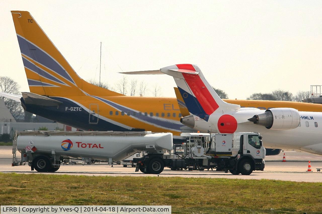 Brest Bretagne Airport, Brest France (LFRB) - Refueling, Brest-Bretagne airport (LFRB-BES)