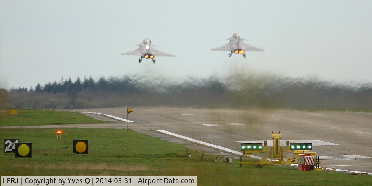 Landivisiau Airport, Landivisiau France (LFRJ) - Rafale M, Take off rwy 26, Landivisiau Naval Air base (LFRJ)