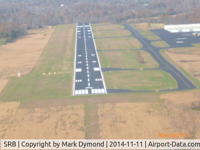 Upper Cumberland Regional Airport (SRB) - Short final for runway 04. FBO, SS, Hangars all on the right side of airport. 