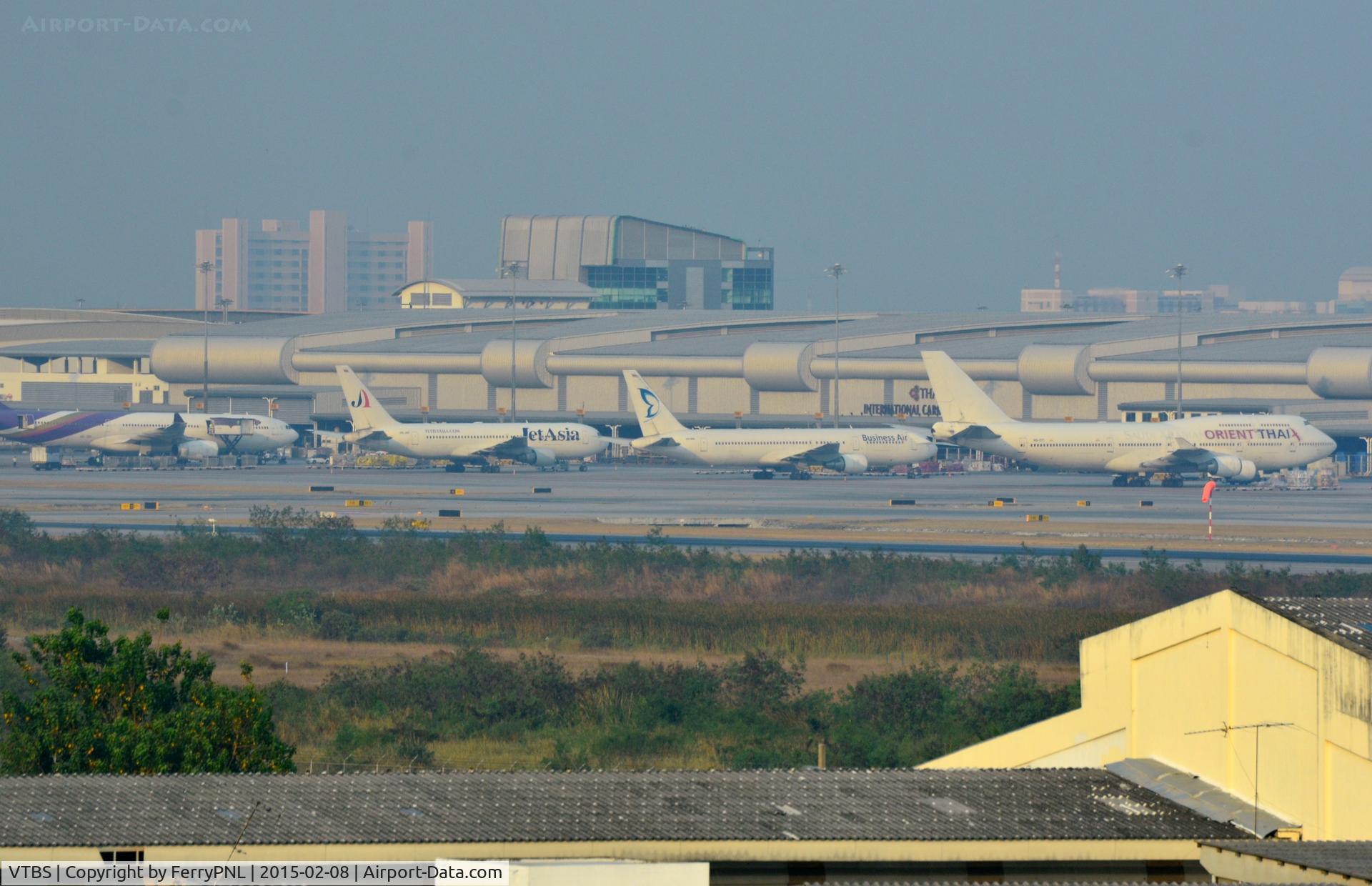 Suvarnabhumi Airport (New Bangkok International Airport), Samut Prakan (near Bangkok) Thailand (VTBS) - Parking stands at the far end of BKK airport with 4 different Thai Airlines