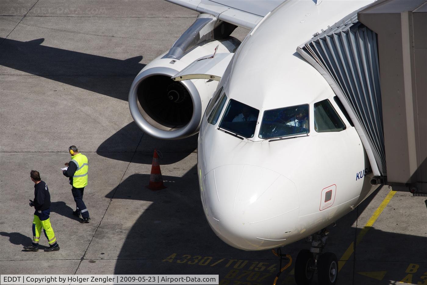 Tegel International Airport (closing in 2011), Berlin Germany (EDDT) - Apron impressions.....