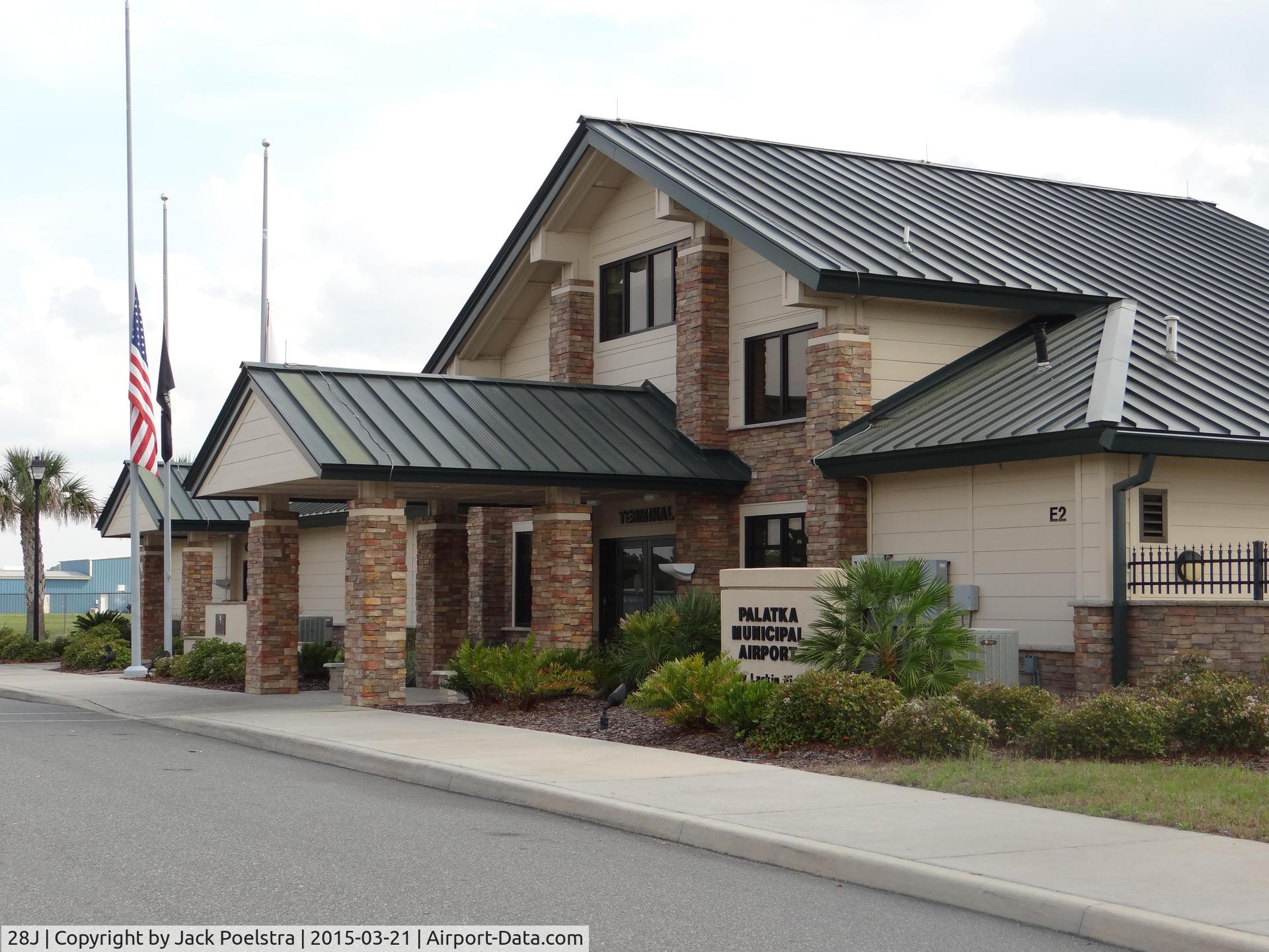 Palatka Municipal - Lt. Kay Larkin Field Airport (28J) - Airport office of Palatka airport FL