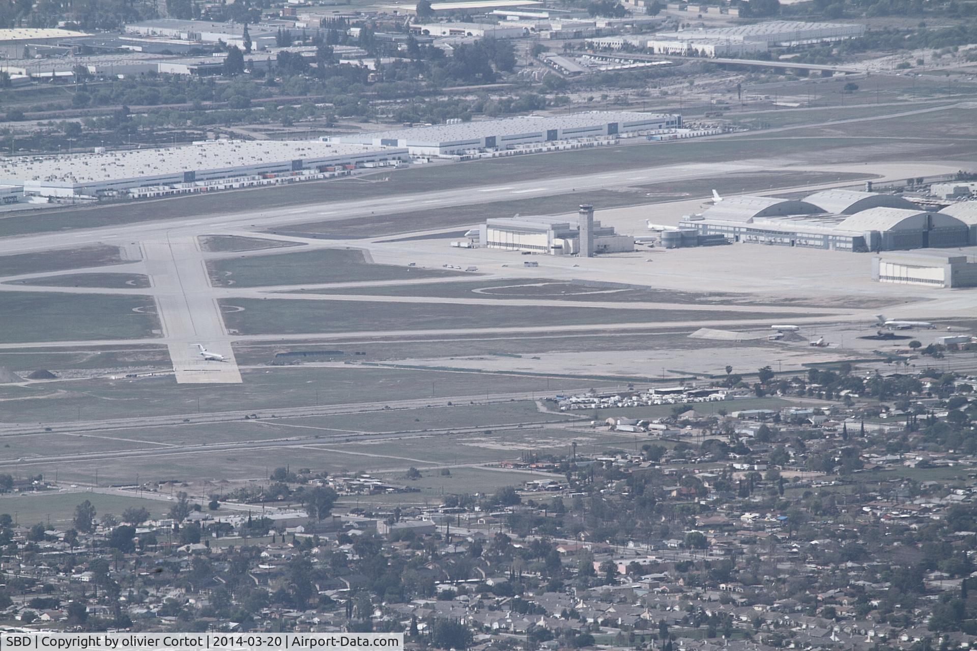 San Bernardino International Airport (SBD) - the road to Big Bear gives a nice view on SBD