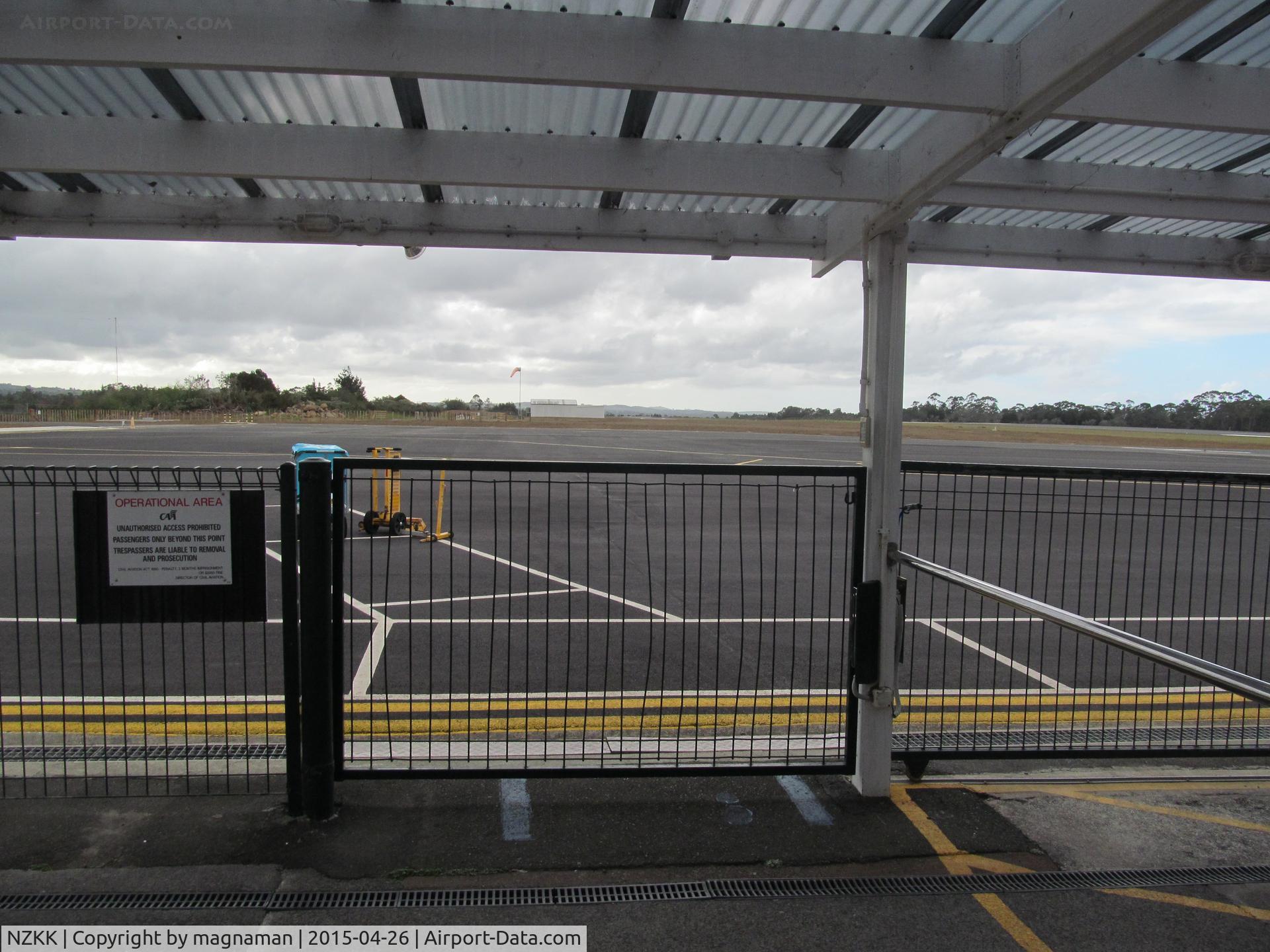 Kerikeri/Bay of Islands Airport, Kerikeri / Bay of Islands New Zealand (NZKK) - View of apron from terminal - no planes on tarmac today.