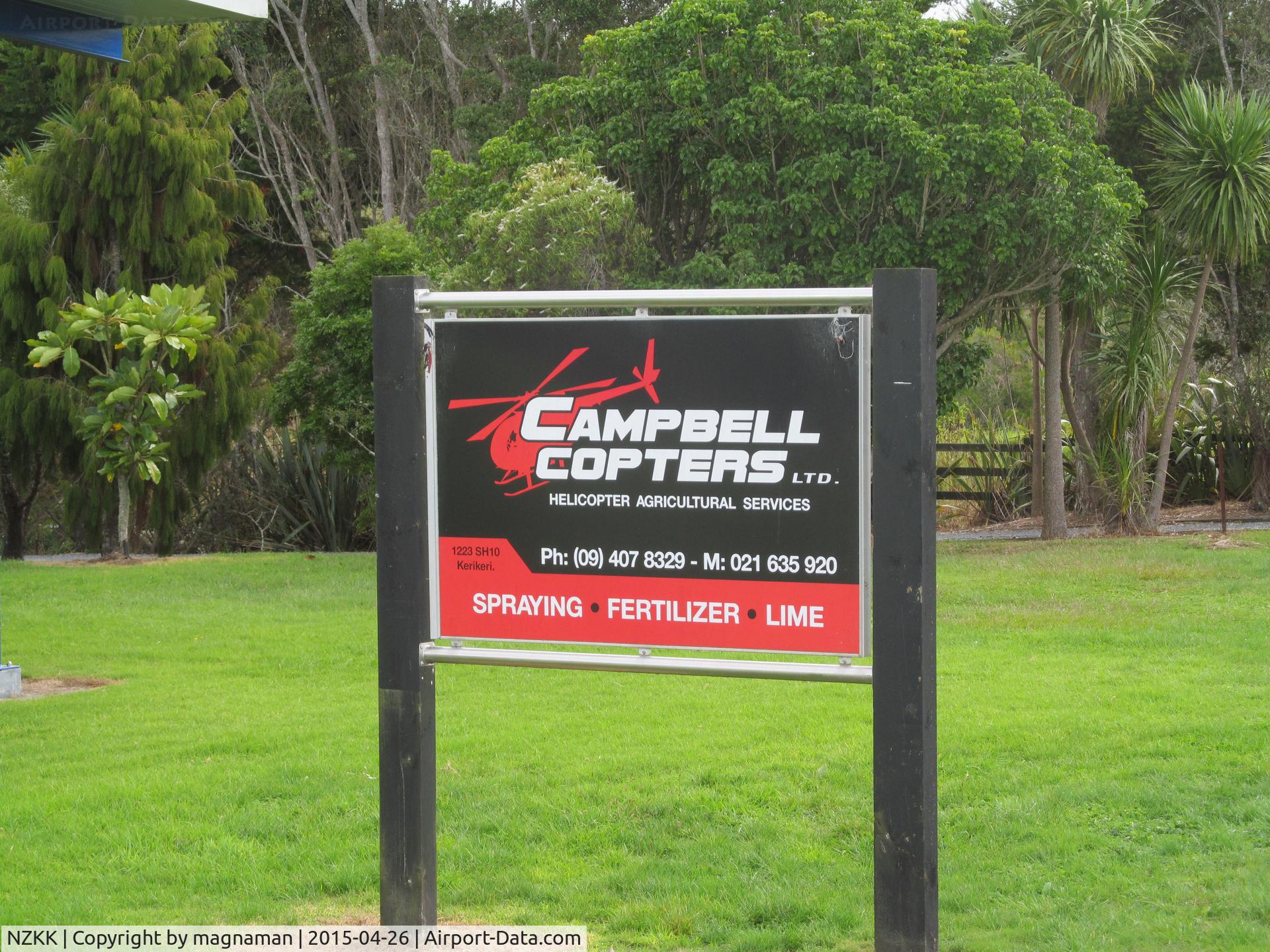 Kerikeri/Bay of Islands Airport, Kerikeri / Bay of Islands New Zealand (NZKK) - Located about 5k from airfield on SH10 towards Paihia is this helicopter operation. The aircraft in glass fronted hangar next to road.