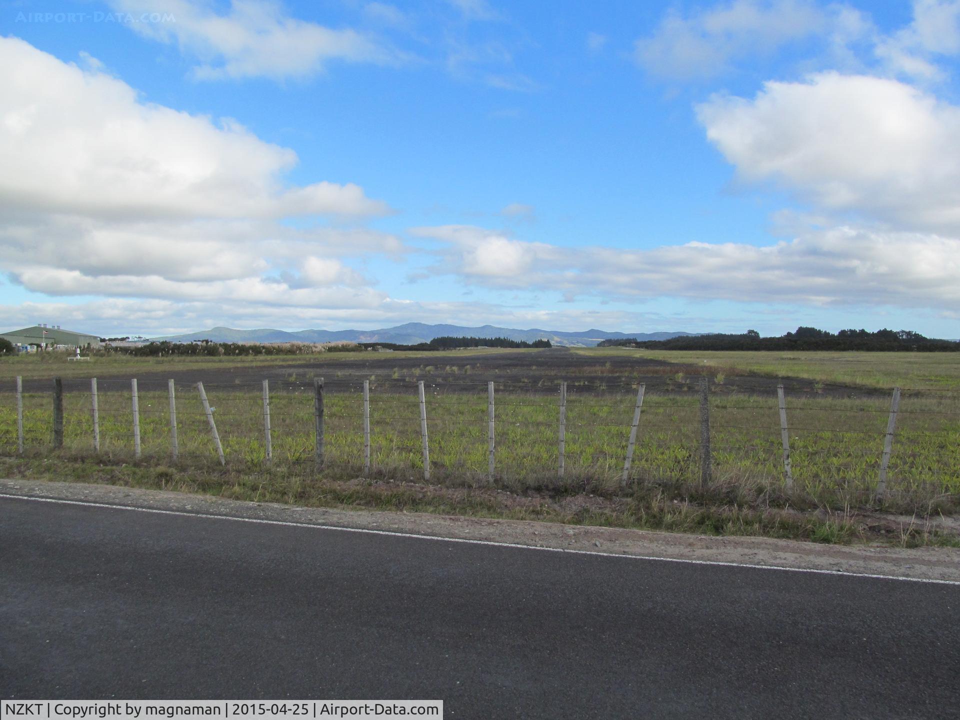 Kaitaia Airport, Kaitaia New Zealand (NZKT) - What I think is a disused runway at Kaitaia - but may just be underused!!