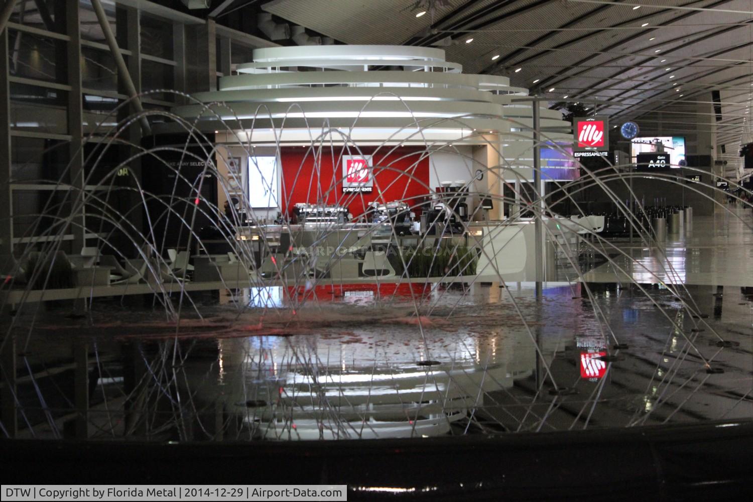 Detroit Metropolitan Wayne County Airport (DTW) - fountain