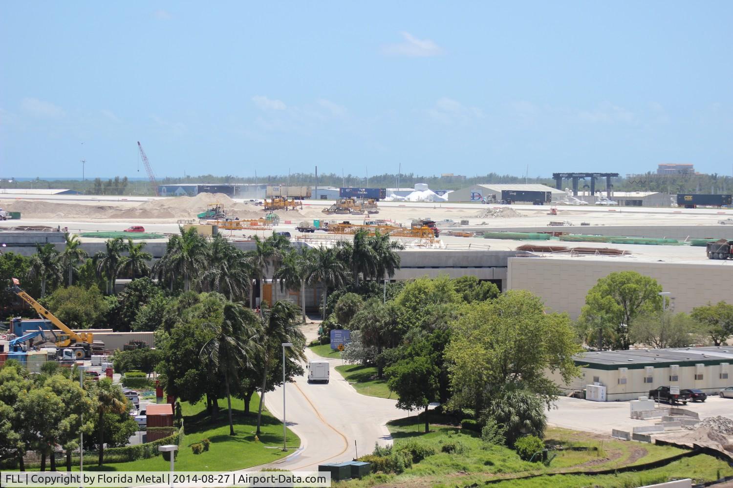 Fort Lauderdale/hollywood International Airport (FLL) - 10R/28L construction moving along