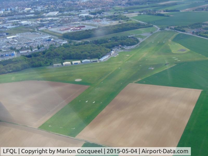 Lens Benifontaine Airport, Lens France (LFQL) - Crossind runway 21 with F-GMEL