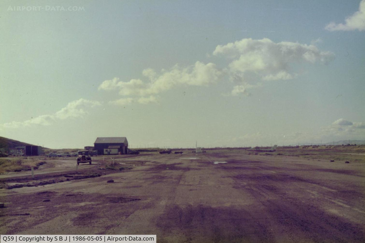Q59 Airport - Fremont,Ca airport ground view after closing.While it happened many times in many places,this was my frist experience with a dying airport.Very sad after a enjoyable 15 year relationship. View is to the north and down tiedown row.