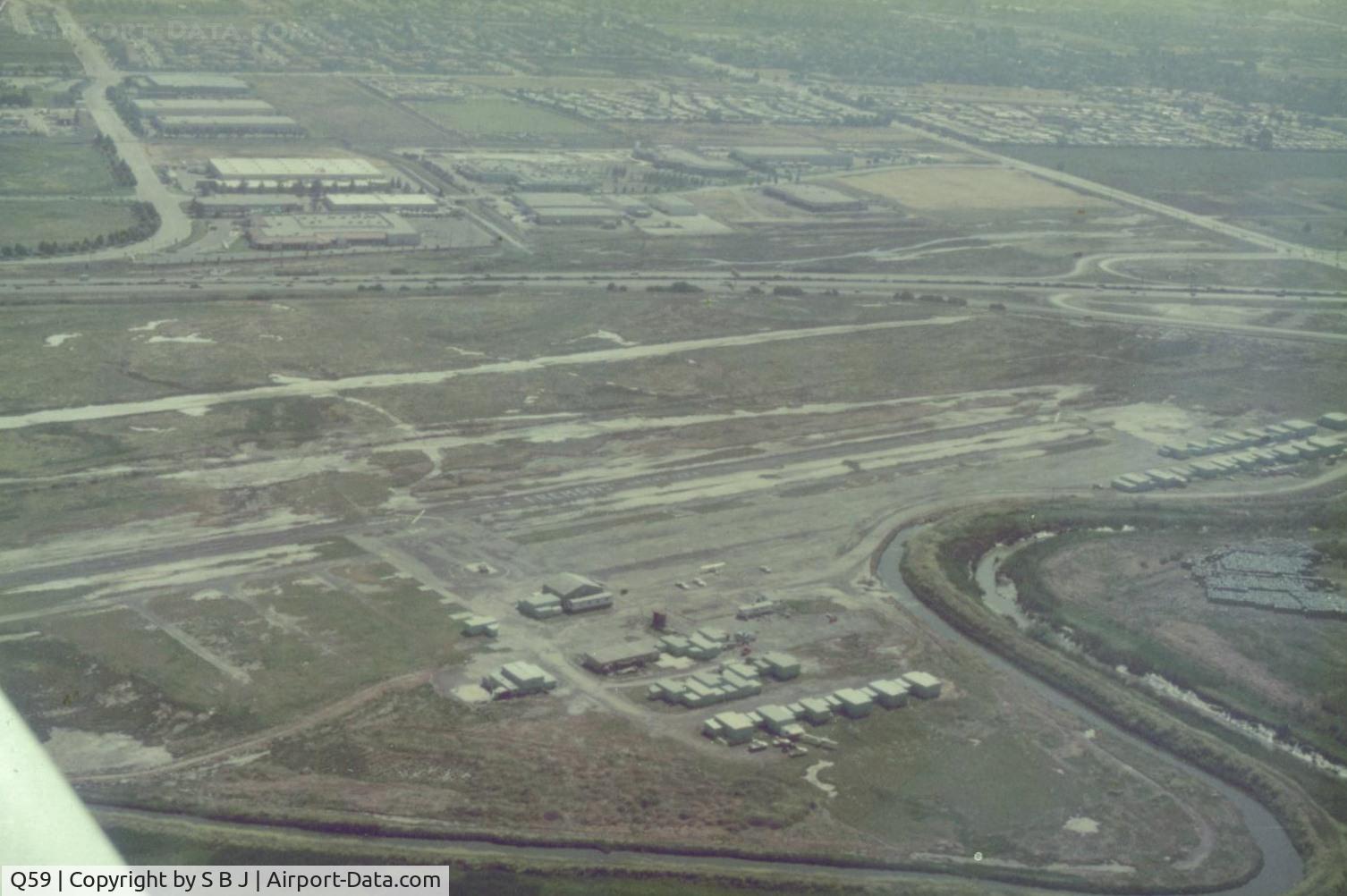 Q59 Airport - Fremont airport,Calif. soon after its 1986 closure.Due to the short closure notice and removal of planes and hangars,there were some  angry owners. An X on a runway, I have seen to many in my time. View is east.