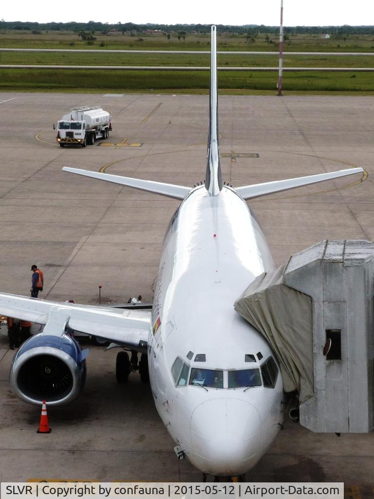 Viru Viru International Airport, Santa Cruz Bolivia (SLVR) - CP-2716 of BOA ready to refuel