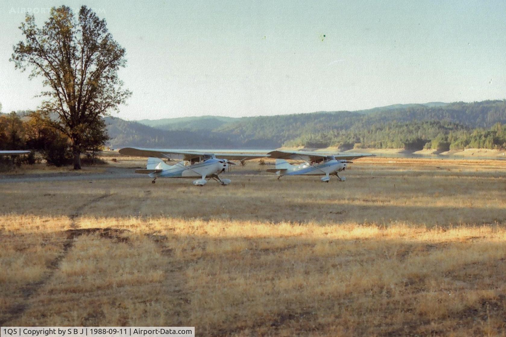 Gravelly Valley Airport (1Q5) - Aeronca Chief day at Gravelly Valley.
