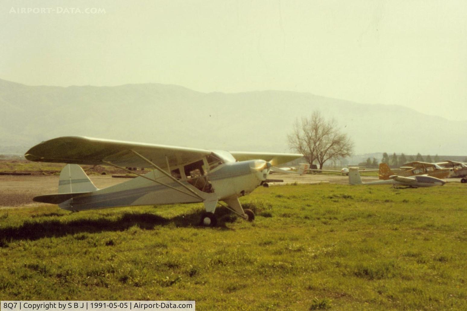 8Q7 Airport - N39932 at Sky Sailing ( renamed Sky Soaring at the end ) just befor the airport closed.Only limited glider activity at this time as most glider pilots found a new home.I was the only power plane there besides the towplanes.