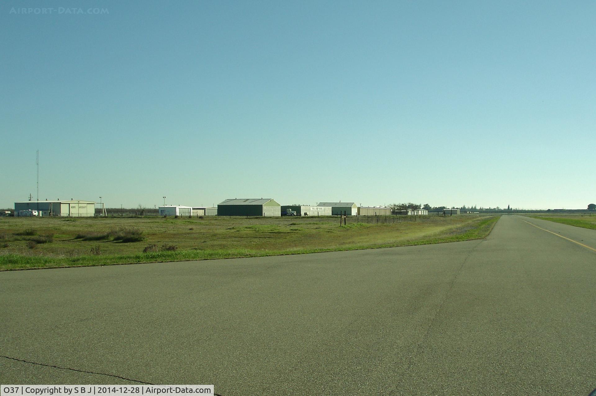 Haigh Field Airport (O37) - View to the south at the end of runway 15 at Orland airport..