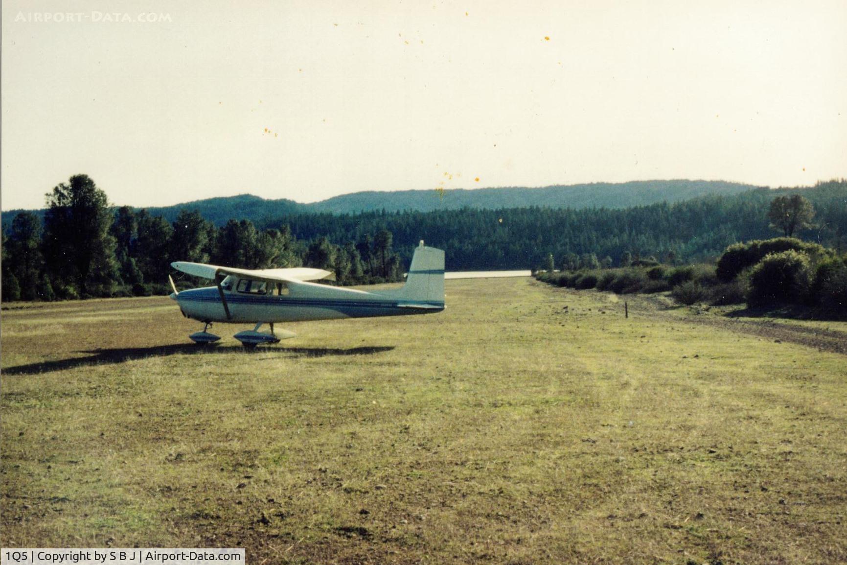 Gravelly Valley Airport (1Q5) - 69E at the north end with view to the south.