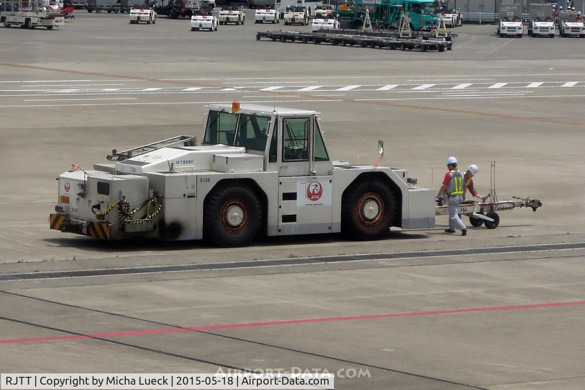 Tokyo International Airport (Haneda), Ota, Tokyo Japan (RJTT) - tug