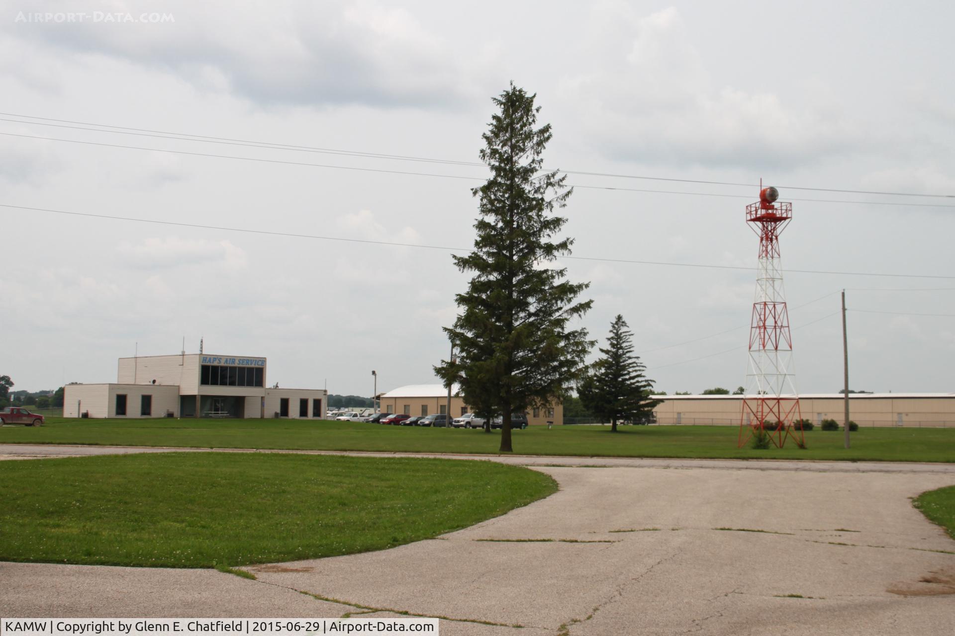 Ames Municipal Airport (AMW) - Looking towards the terminal