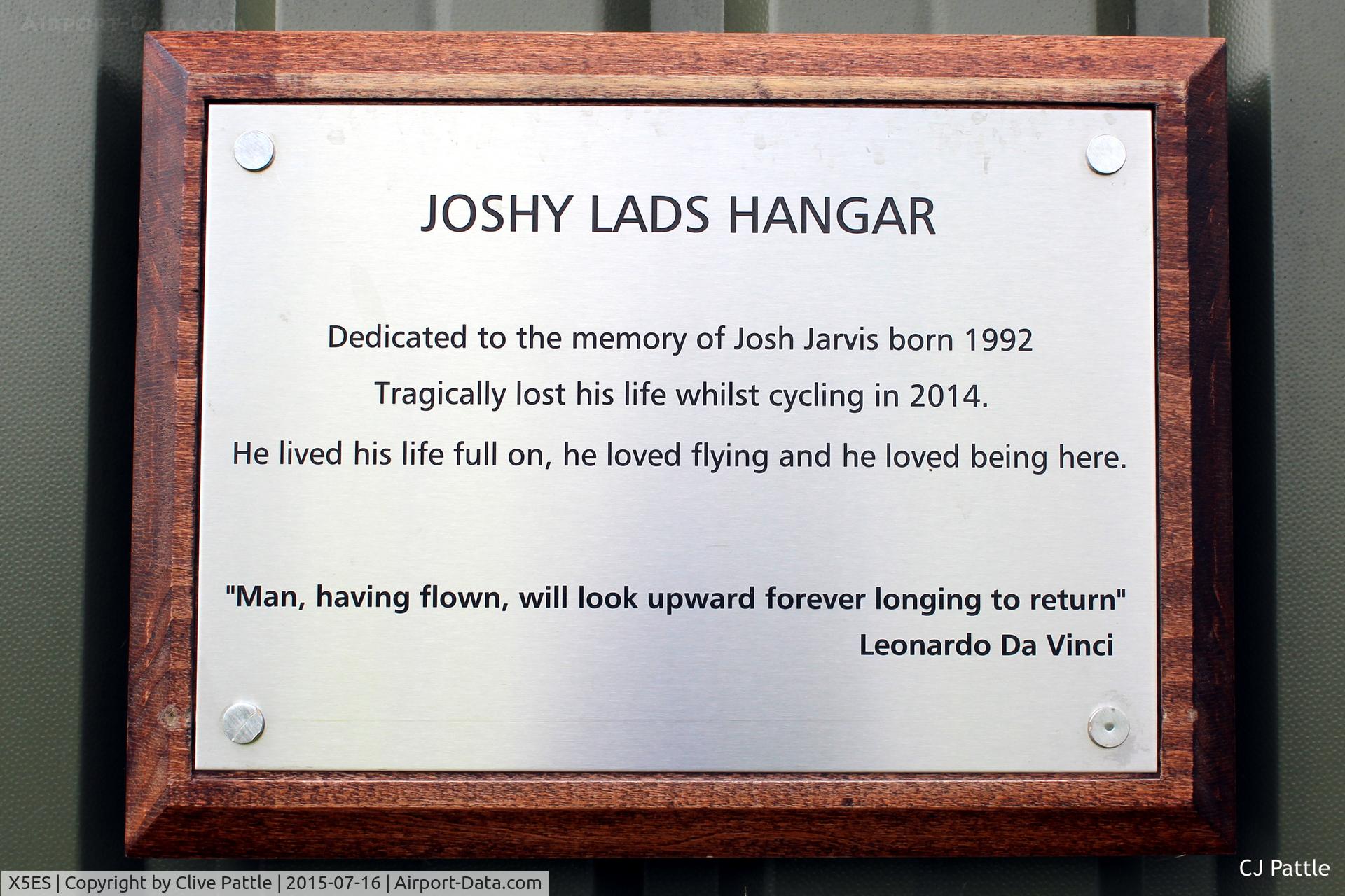 X5ES Airport - Commemorative plaque of the new hangar at Eshott X5ES dedicated to Joshy Lads.