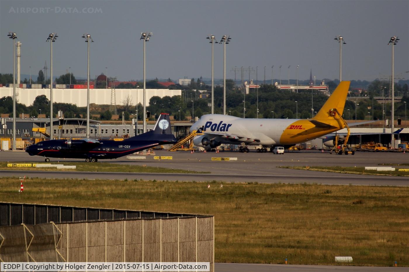 Leipzig/Halle Airport, Leipzig/Halle Germany (EDDP) - View to apron 5 ...