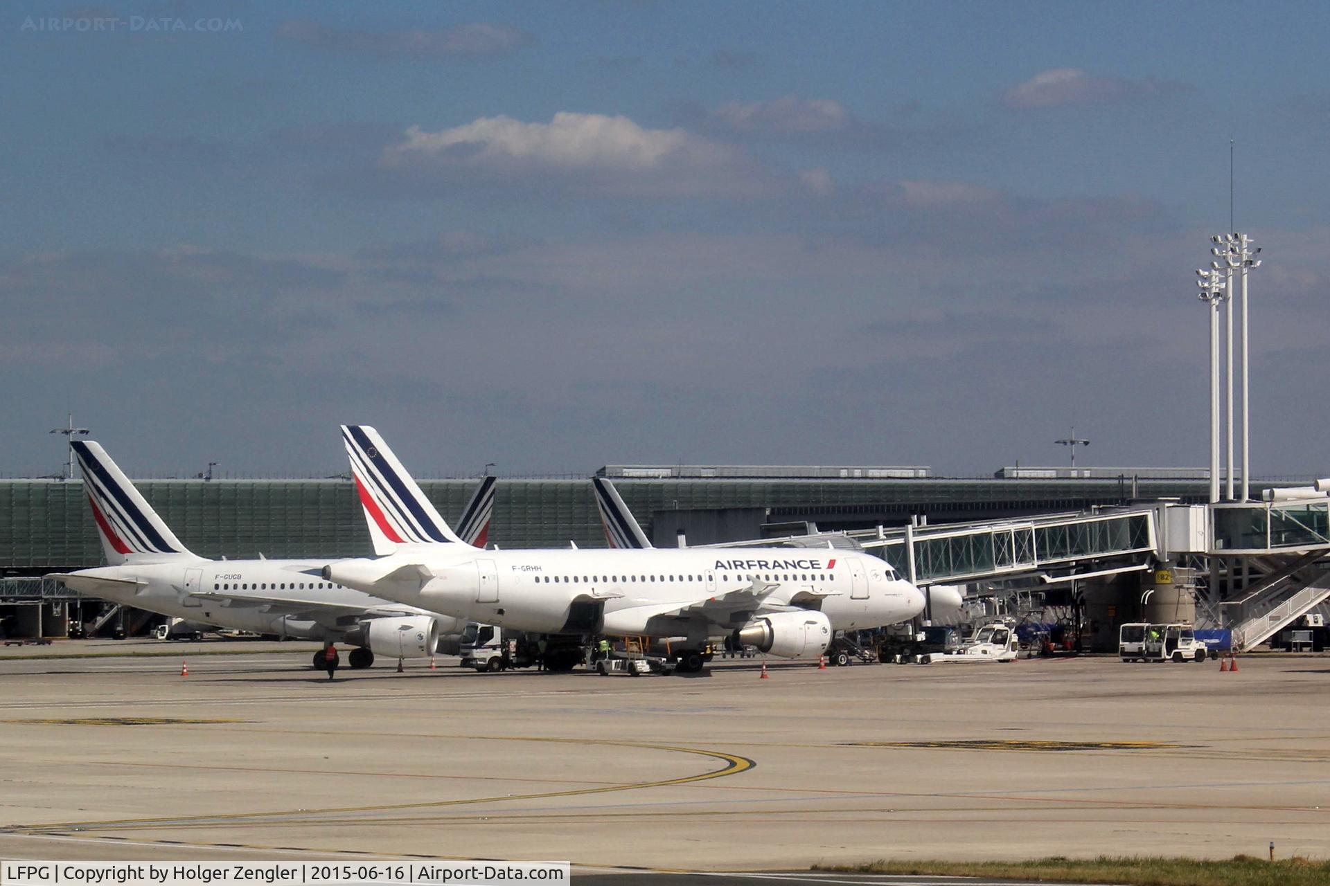 Paris Charles de Gaulle Airport (Roissy Airport), Paris France (LFPG) - View to stand F81 at terminal 2....