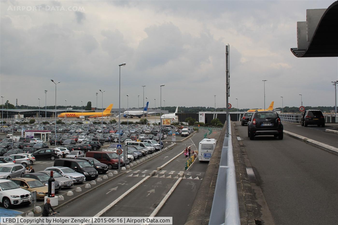 Bordeaux Airport, Merignac Airport France (LFBD) - Southern view with parking and apron.....