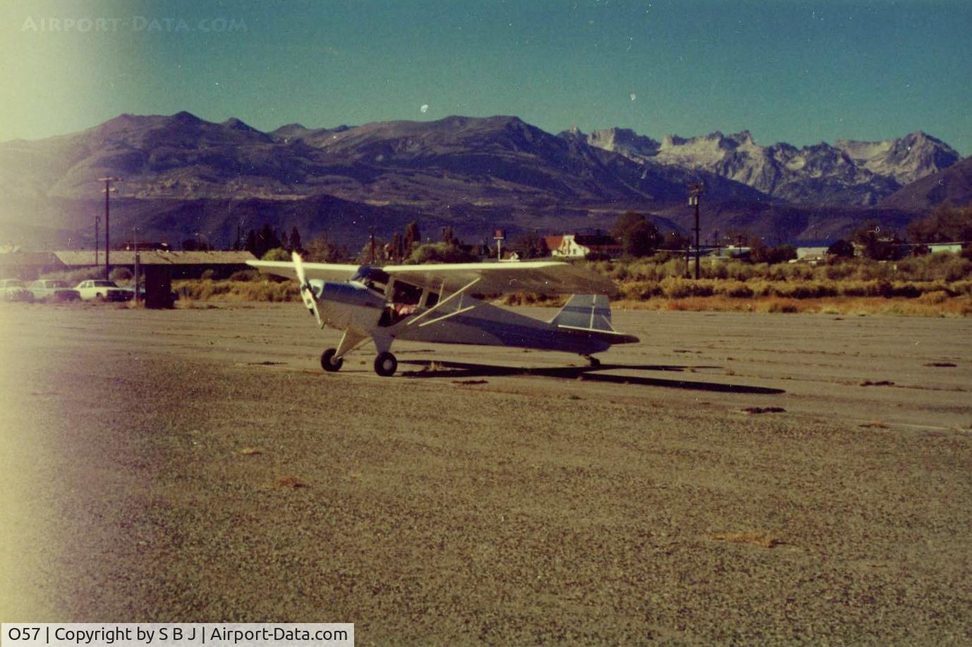 Bryant Field Airport (O57) - N39932 at Bryant Field with the Walker River Inn on the left of 932. Over the years have stayed there several times including this visit.The short walk was sure nice.