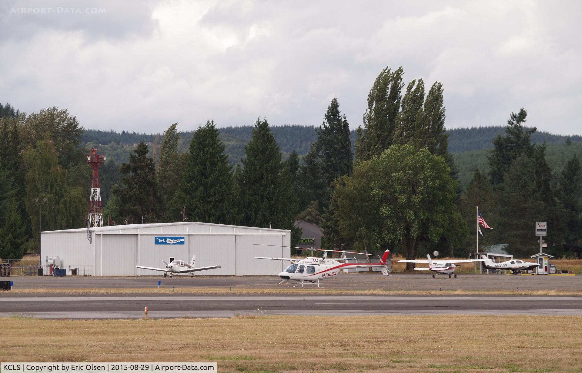 Chehalis-centralia Airport (CLS) - Looking westwards. 