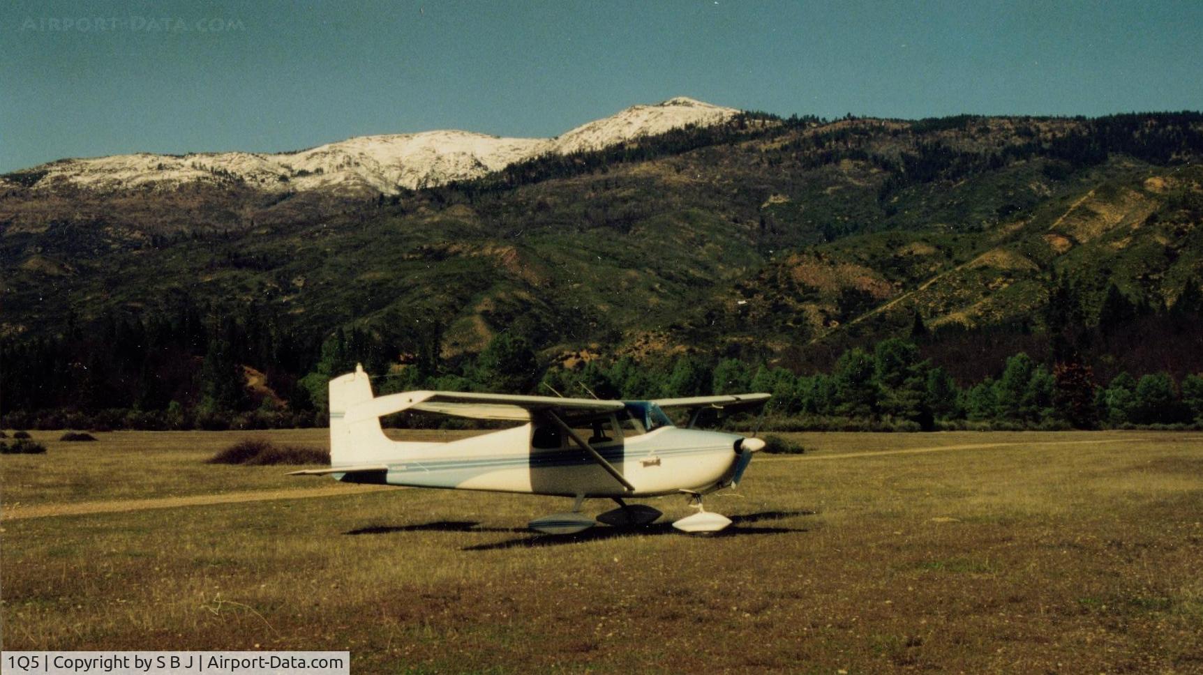 Gravelly Valley Airport (1Q5) - 69E at the north end of field with a winter view of Hull Mt.Now that 1Q5 is very near the new Berryessa Snow Mt National Monument,what will happen to 1Q5? I wonder.Monuments have a habit of expanding with all thier restrictions!