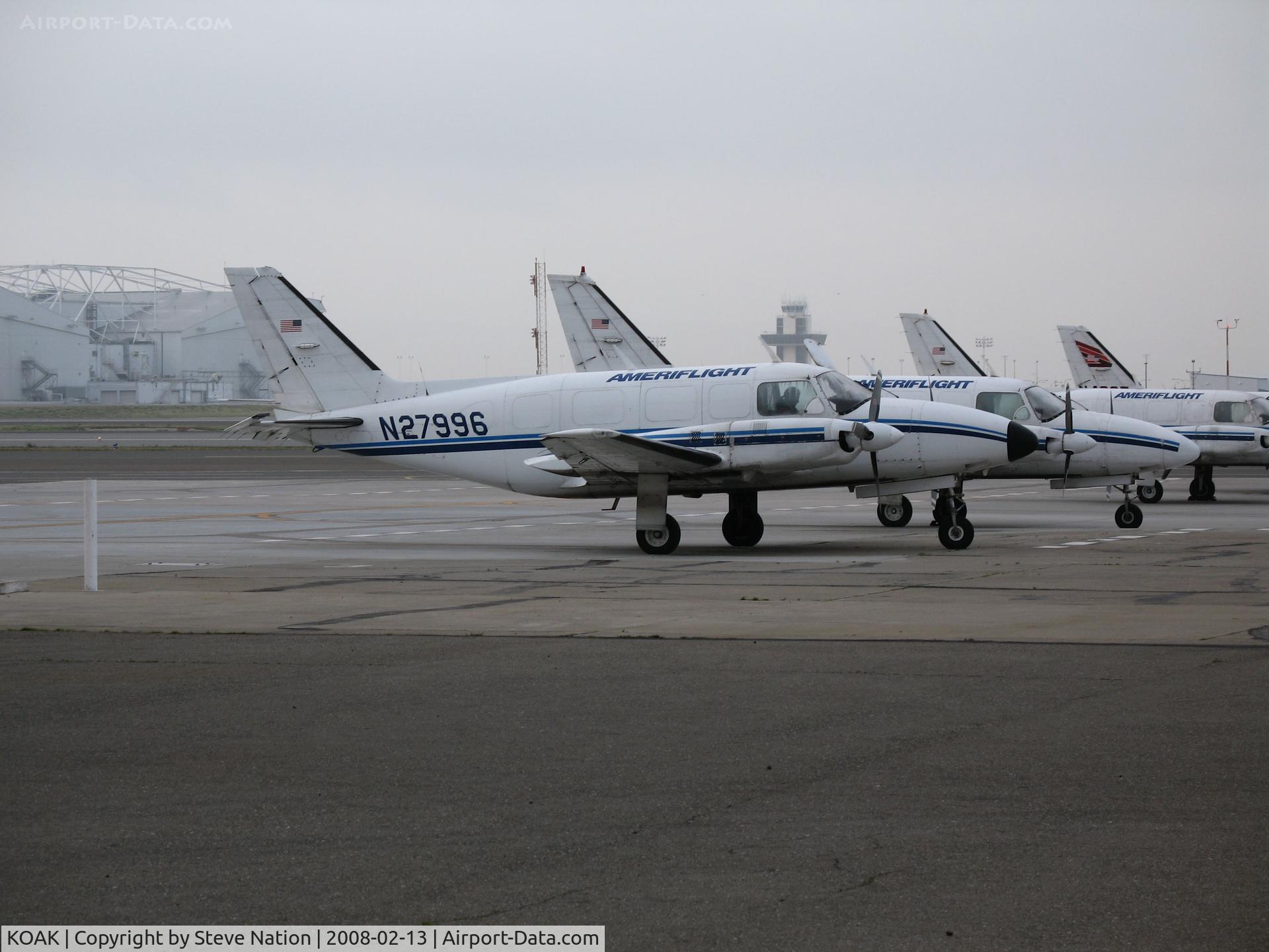 Metropolitan Oakland International Airport (OAK) - Ameriflight PA-31 Navajos getting ready for the daily 