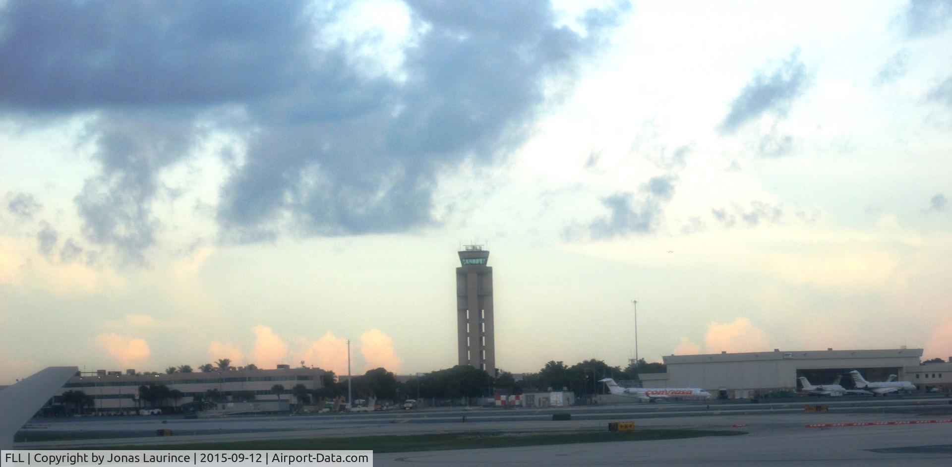 Fort Lauderdale/hollywood International Airport (FLL) - Control Tower Sunshine !!!
