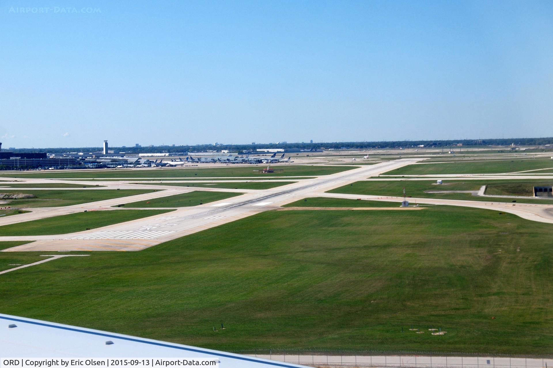 Chicago O'hare International Airport (ORD) - Landing at ORD