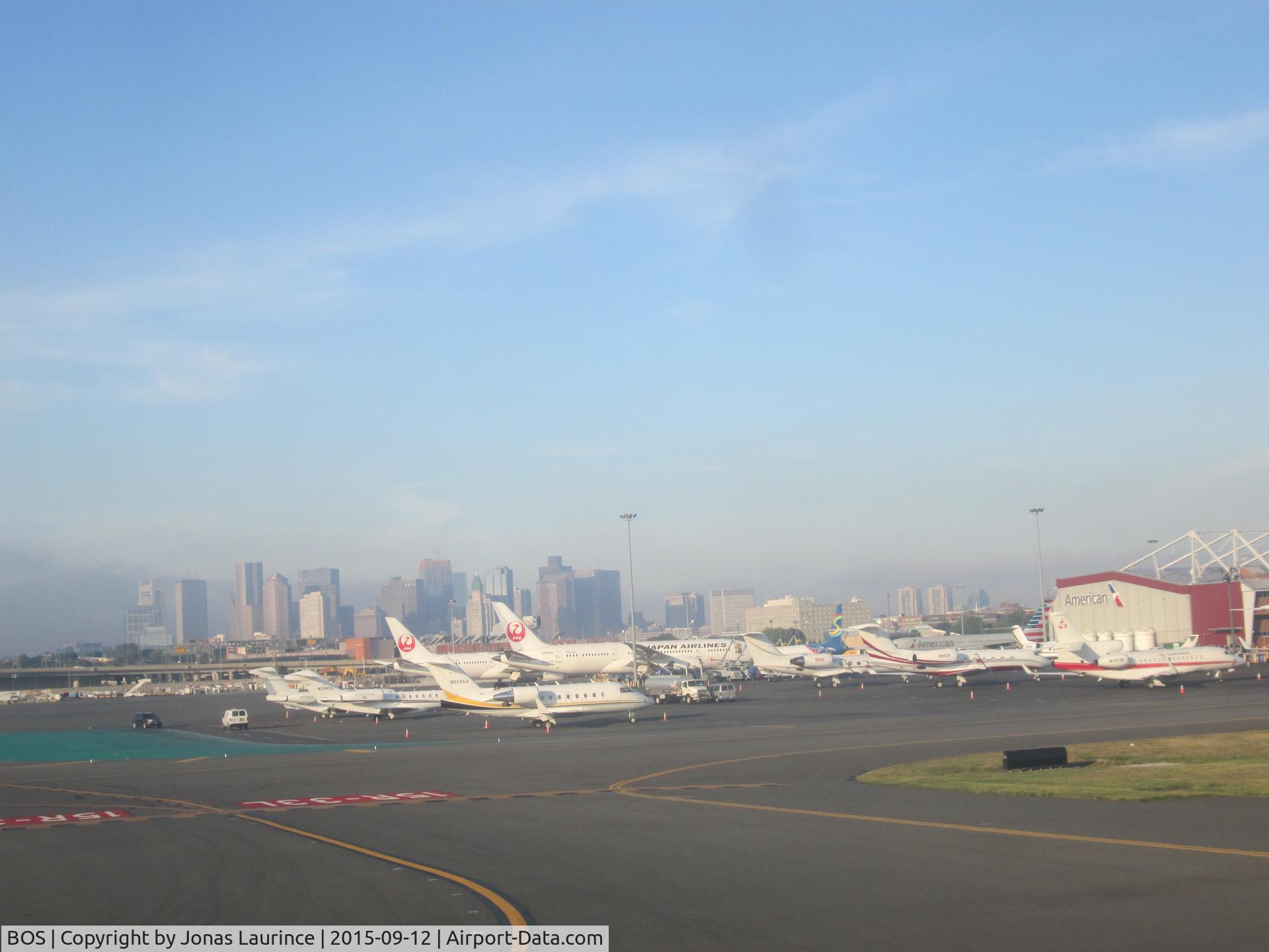 General Edward Lawrence Logan International Airport (BOS) - View of the downtown Boston from the Logan International Airport of Boston.