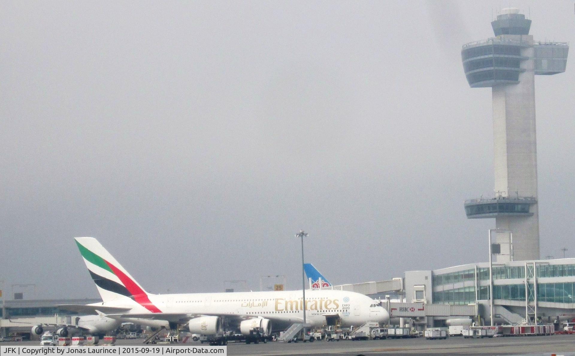 John F Kennedy International Airport (JFK) - Emirates 