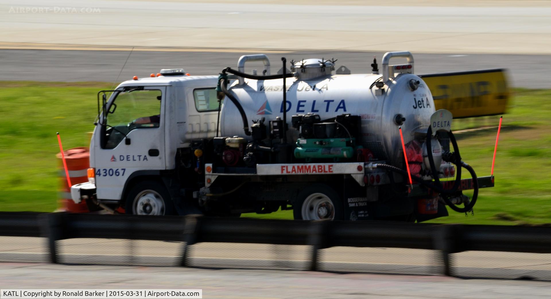 Hartsfield - Jackson Atlanta International Airport (ATL) - Jet A fuel truck