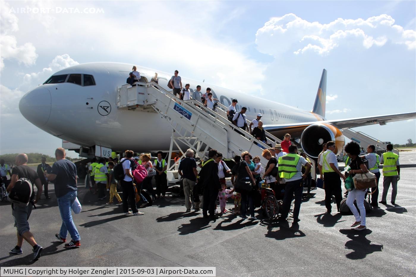 Frank País Airport, Holguín Cuba (MUHG) - Crowded apron and the temperature at 6 p.m. is 39 degree Celsius...