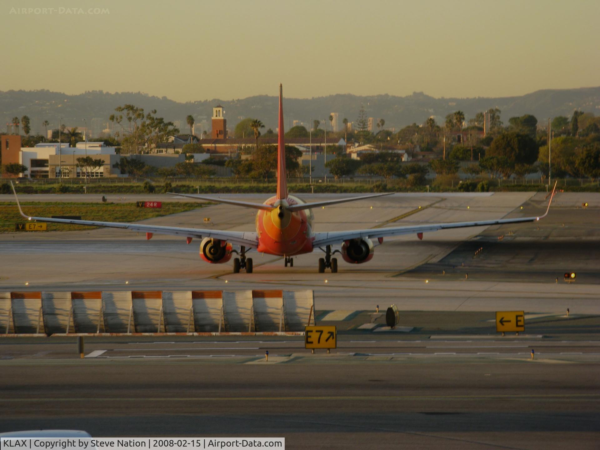 Los Angeles International Airport (LAX) - Southwest Airlines 737-700 in old colors taxiing for takeoff @ Los Angeles International Airport, CA