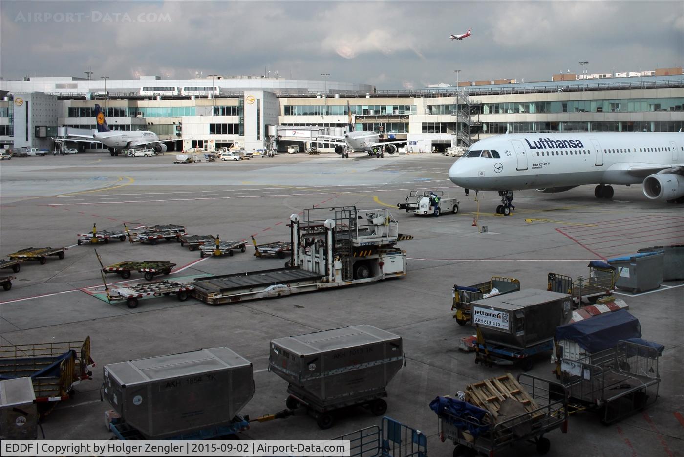 Frankfurt International Airport, Frankfurt am Main Germany (EDDF) - Situation on apron A at terminal 1.....